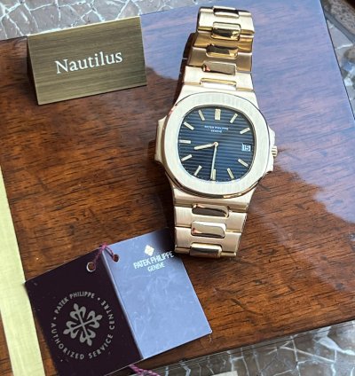 Patek Philippe Nautilus 3700 1 Nautilus Jumbo Gelbgold Tritium Zifferblatt Box Stammbuchauszug