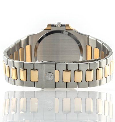 Patek Philippe Nautilus 3700 1 Service November 2023