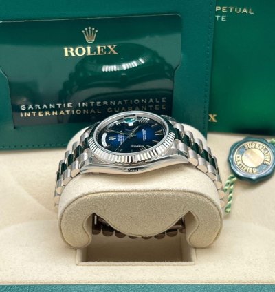 Rolex Day-date 40 228239 Day-date 40mm White Gold Blue Ombre Roman Dial Presidential