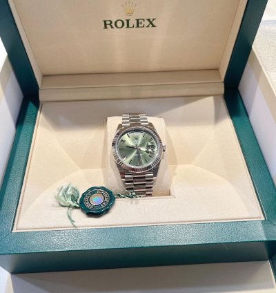 Rolex Day-date 40 228239 Olive Dial Fullset