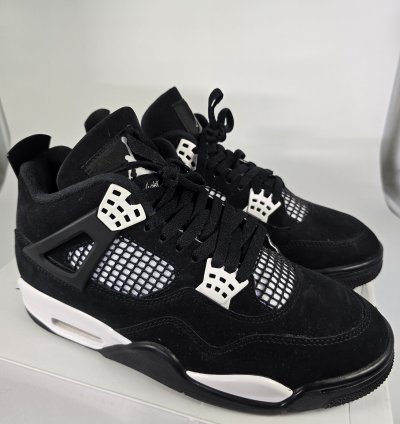 2024 Air Jordan 4 Retro White Thunder
