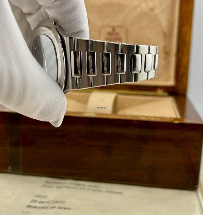 Patek Philippe Nautilus 3700 Jumbo 1973 Extrait Archive Box