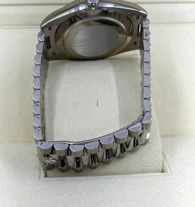 Rolex Day-date 40 228239 White Roman White Gold President