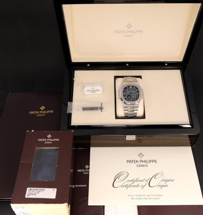 Patek Philippe Nautilus 3712 1a
