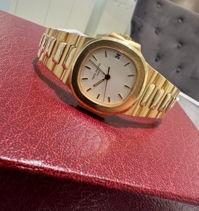 Patek Philippe Nautilus 37mm 18ct Yellow Gold Unpolished As New