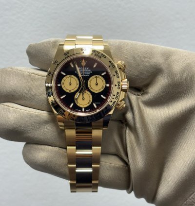 Rolex Daytona Cosmograph Daytona - Yellow Gold - Black Dial - Oyster - New 2024 Box And Papers