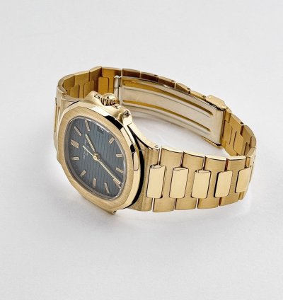 Patek Philippe Nautilus 3800 1 Yellow Gold Black Dial 1983