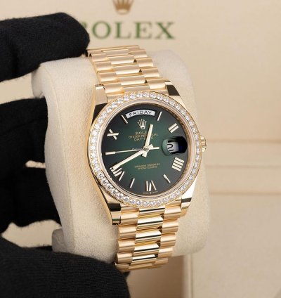 Rolex Day-date 40 228348rbr 18k Yellow Gold Diamond Bezel Green Roman Dial 40 Mm