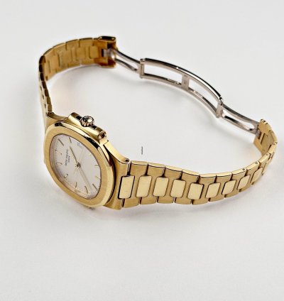 Patek Philippe Nautilus 3800 1j-001 Yellow Gold White Dial 2000