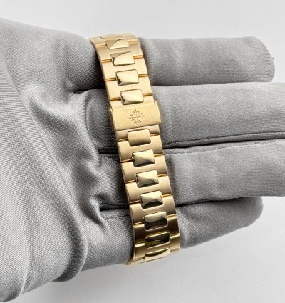 Patek Philippe Nautilus 3800 1j-017 Yellow Gold Black Dial 2003