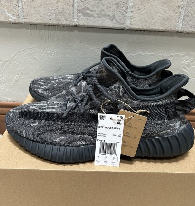 Yeezy 350 Boost V2