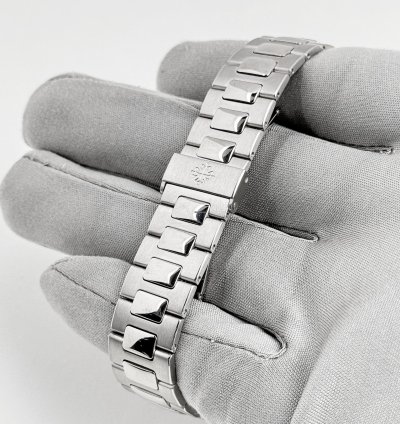 Patek Philippe Nautilus 3800 4g-001 White Gold White Dial Diamond Set 2004