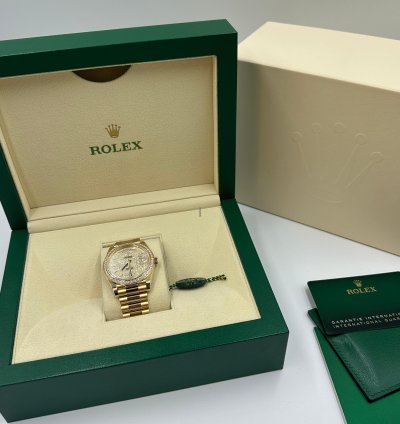 Rolex Day-date 40 228348rbr Pave
