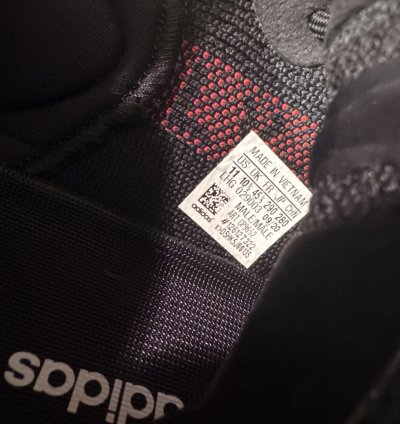 Yeezy 350 Boost V2 Bred Black Red 2020 New