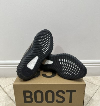 Yeezy 350 Carbon Beluga