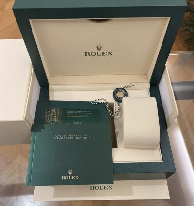Rolex Daytona Cosmograph Daytona 126508 Yellow Gold Black Dial
