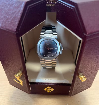 Patek Philippe Nautilus 3800 Factory Diamond Index