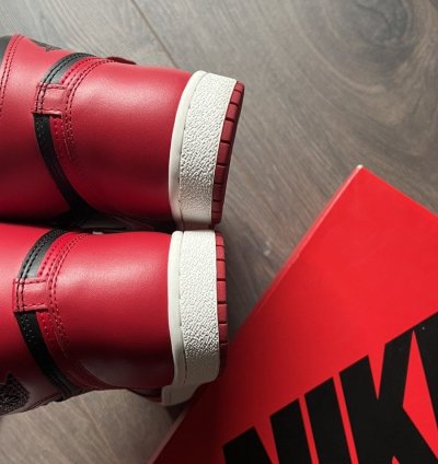 Air Jordan 1 Hi 85