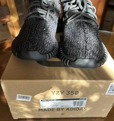 Yeezy 350 Pirate Black V1 2023