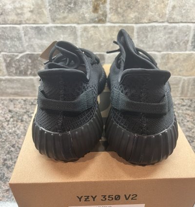 Yeezy 350 V2