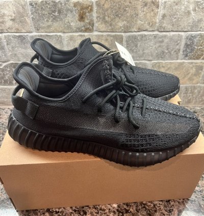 Yeezy 350 V2