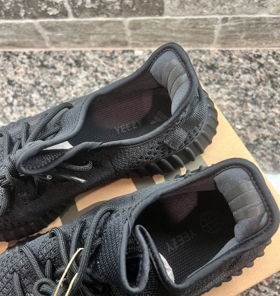 Yeezy 350 V2