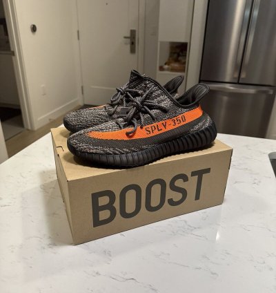 Yeezy 350 V2 - Carbon Beluga Sz M10 5 new