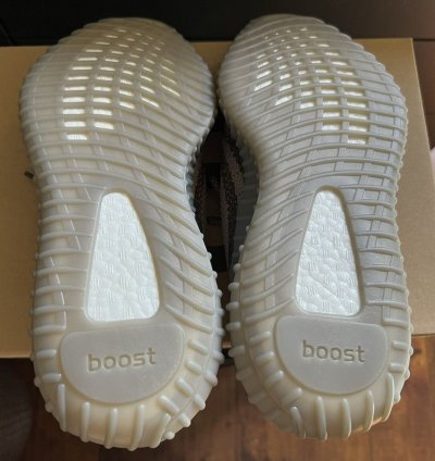 Yeezy 350 V2 Beluga