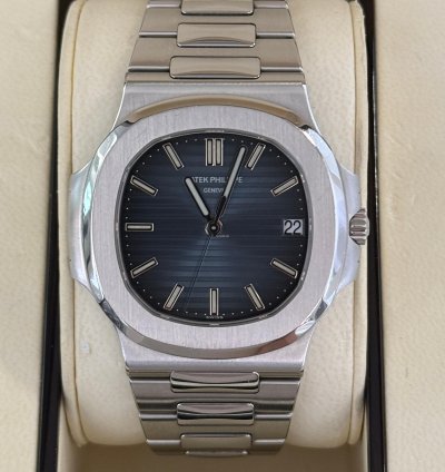 Patek Philippe Nautilus 40mm Blue Del 2011 Excellent Condition Full Set Con Documenti Scatola Patek
