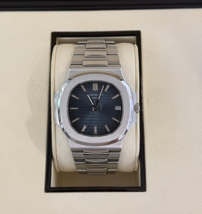 Patek Philippe Nautilus 40mm Blue Del 2011 Excellent Condition Full Set Con Documenti Scatola Patek