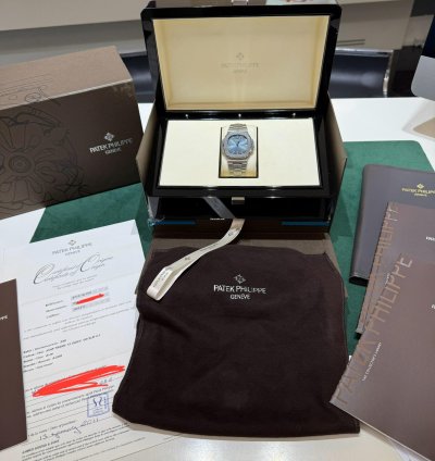 Patek Philippe Nautilus 40mm Blue Del 2011 Excellent Condition Full Set Con Documenti Scatola Patek