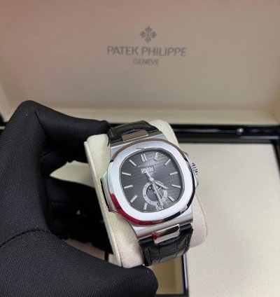 Patek Philippe Nautilus 40mm Stainless Steel 5726