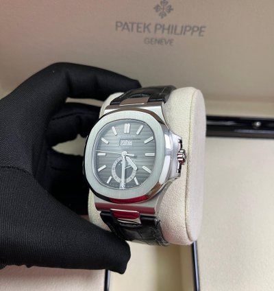 Patek Philippe Nautilus 40mm Stainless Steel 5726