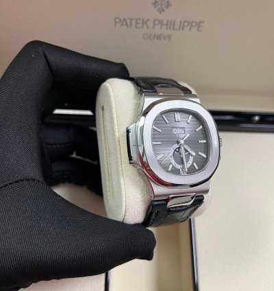 Patek Philippe Nautilus 40mm Stainless Steel 5726