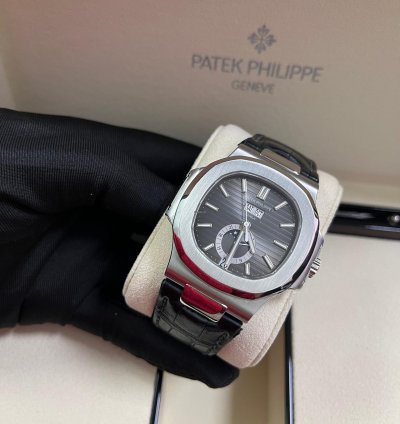 Patek Philippe Nautilus 40mm Stainless Steel 5726