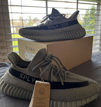 Yeezy 350 V2 Granite Adidas - Size 10 5 Ds