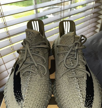 Yeezy 350 V2 Granite Adidas - Size 10 5 Ds
