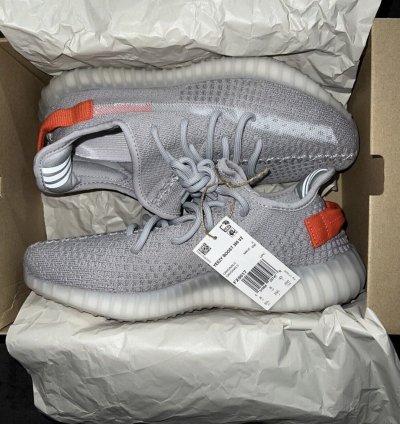 Yeezy 350 V2 Tail Light Adidas - Size 8