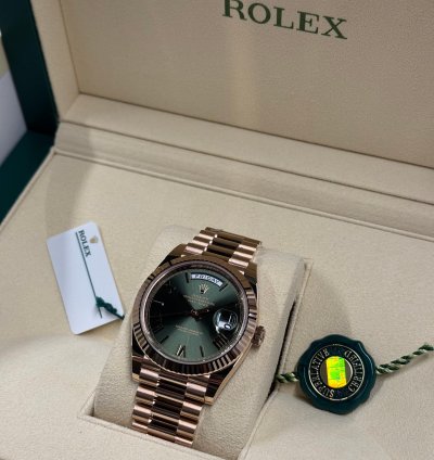 Rolex Day-date 40 40mm - 228235 - Olive Dial - Anniversary - 2024 - Rose Gold