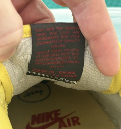 Air Jordan 1 Low Travis Scott Canary