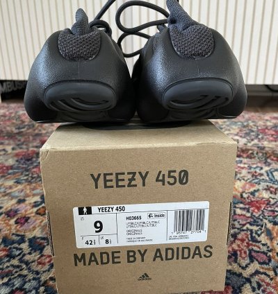 Yeezy 450 Black