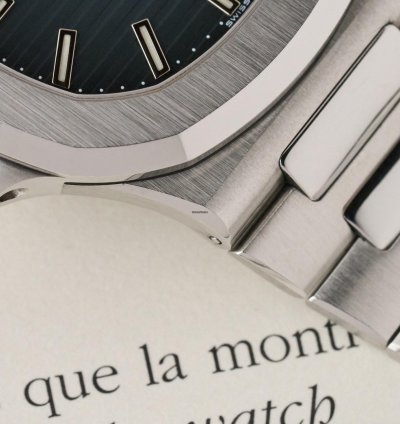 Patek Philippe Nautilus 5711 1a - Blue Dial - Excellent Condition - Full Set