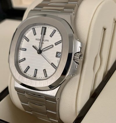 Patek Philippe Nautilus 5711 1a 2012 Full Set
