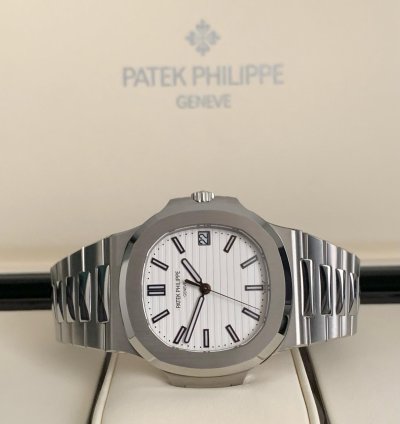 Patek Philippe Nautilus 5711 1a 2012 Full Set