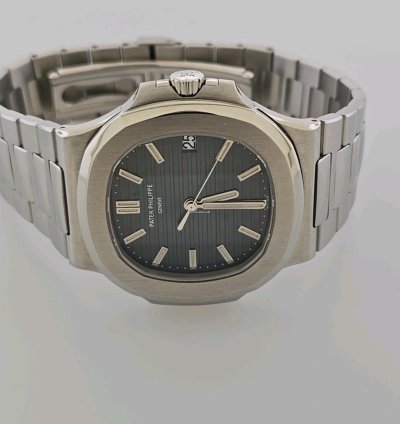 Patek Philippe Nautilus 5711 1a 40mm Blue Dial Auto Watch 2008 Papers