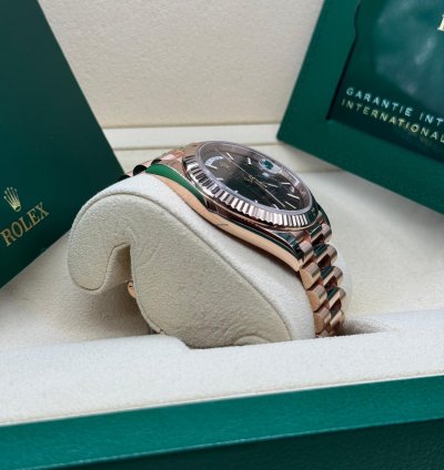 Rolex Day-date 40 40mm 18k Rose Gold Chocolate Motif Dial 228235 Complete Set