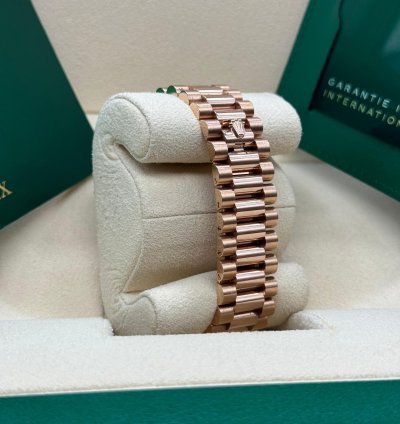 Rolex Day-date 40 40mm 18k Rose Gold Chocolate Motif Dial 228235 Complete Set