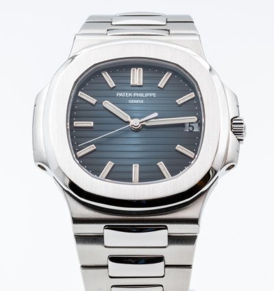 Patek Philippe Nautilus 5711 1a Blue Dial Steel Bracelet Full Set