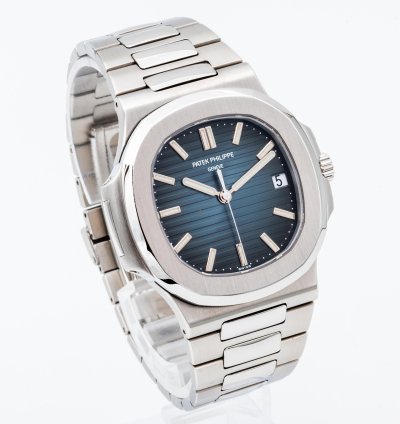 Patek Philippe Nautilus 5711 1a Blue Dial Steel Bracelet Full Set