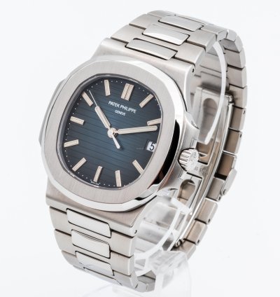 Patek Philippe Nautilus 5711 1a Blue Dial Steel Bracelet Full Set